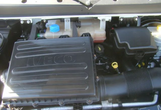패널 밴 Iveco DAILY 35 S 15 MAXI L4 H2 KLIMATRONIC : 사진 20 패널 밴 Iveco DAILY 35 S 15 MAXI L4 H2 KLIMATRONIC : 사진 20