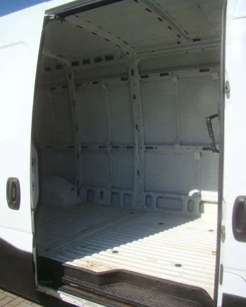 패널 밴 Iveco DAILY 35 S 15 MAXI L4 H2 KLIMATRONIC : 사진 10 패널 밴 Iveco DAILY 35 S 15 MAXI L4 H2 KLIMATRONIC : 사진 10