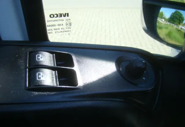 패널 밴 Iveco DAILY 35 S 15 MAXI L4 H2 KLIMATRONIC : 사진 15 패널 밴 Iveco DAILY 35 S 15 MAXI L4 H2 KLIMATRONIC : 사진 15