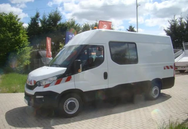 Iveco DAILY 35 S 16 REJESTRACJA NA 6-OSÓB SUPER NA KAMPERA - 패널 밴 : 사진 2 Iveco DAILY 35 S 16 REJESTRACJA NA 6-OSÓB SUPER NA KAMPERA - 패널 밴 : 사진 2