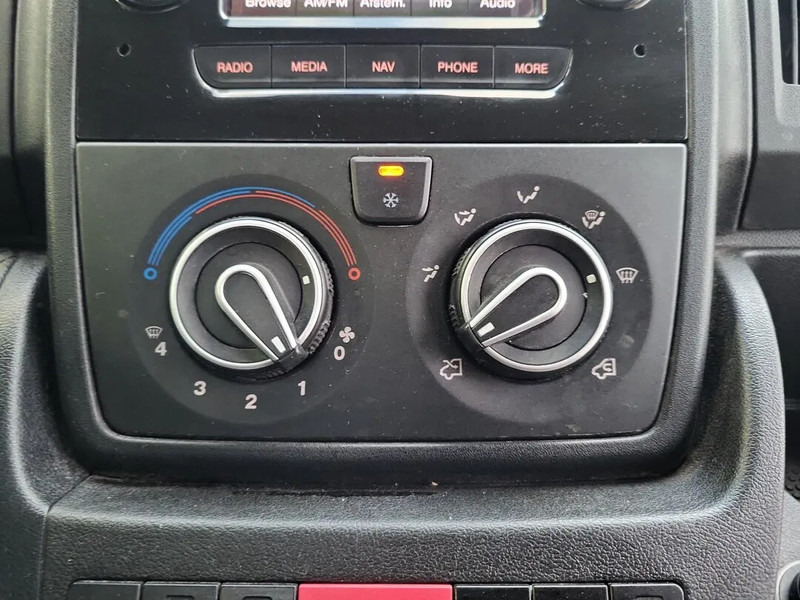 플랫베드 밴 Citroën Jumper : 사진 12