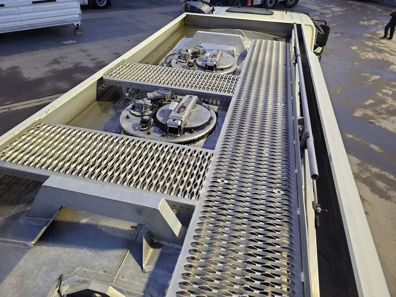 DAF CF 75.310 - 유조트럭 : 사진 5 DAF CF 75.310 - 유조트럭 : 사진 5