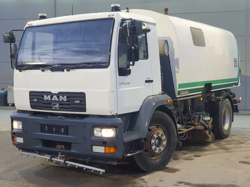 MAN LE 15.250 Eurovoirie Sweeper Manual Steelsuspension Euro 3 2007 - 거리 청소 차량 : 사진 1 MAN LE 15.250 Eurovoirie Sweeper Manual Steelsuspension Euro 3 2007 - 거리 청소 차량 : 사진 1