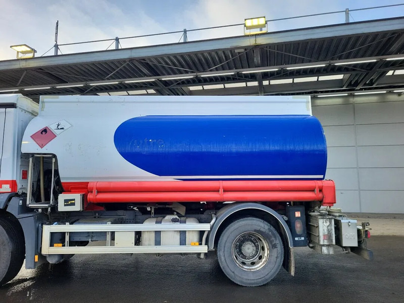Mercedes-Benz Antos 1824 - 유조트럭 : 사진 3 Mercedes-Benz Antos 1824 - 유조트럭 : 사진 3
