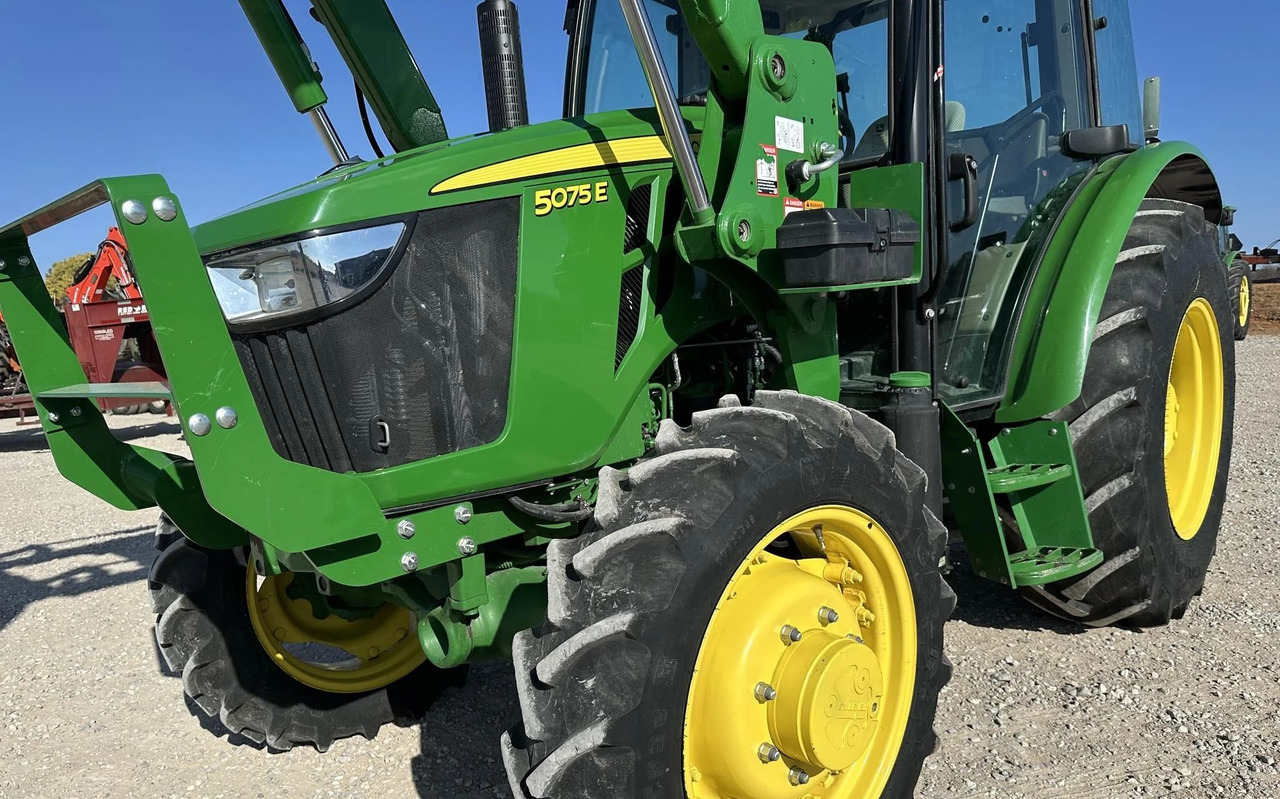 JOHN DEERE 5075E - 장궤형 트랙터 : 사진 4 JOHN DEERE 5075E - 장궤형 트랙터 : 사진 4