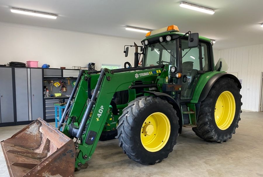 John Deere 6330 Premium - 장궤형 트랙터 : 사진 1 John Deere 6330 Premium - 장궤형 트랙터 : 사진 1