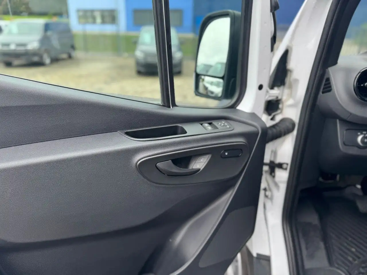 Mercedes-Benz Sprinter 317 CDI Lang Hoch Klima MBUX AHK 2,8t - 패널 밴 : 사진 5 Mercedes-Benz Sprinter 317 CDI Lang Hoch Klima MBUX AHK 2,8t - 패널 밴 : 사진 5