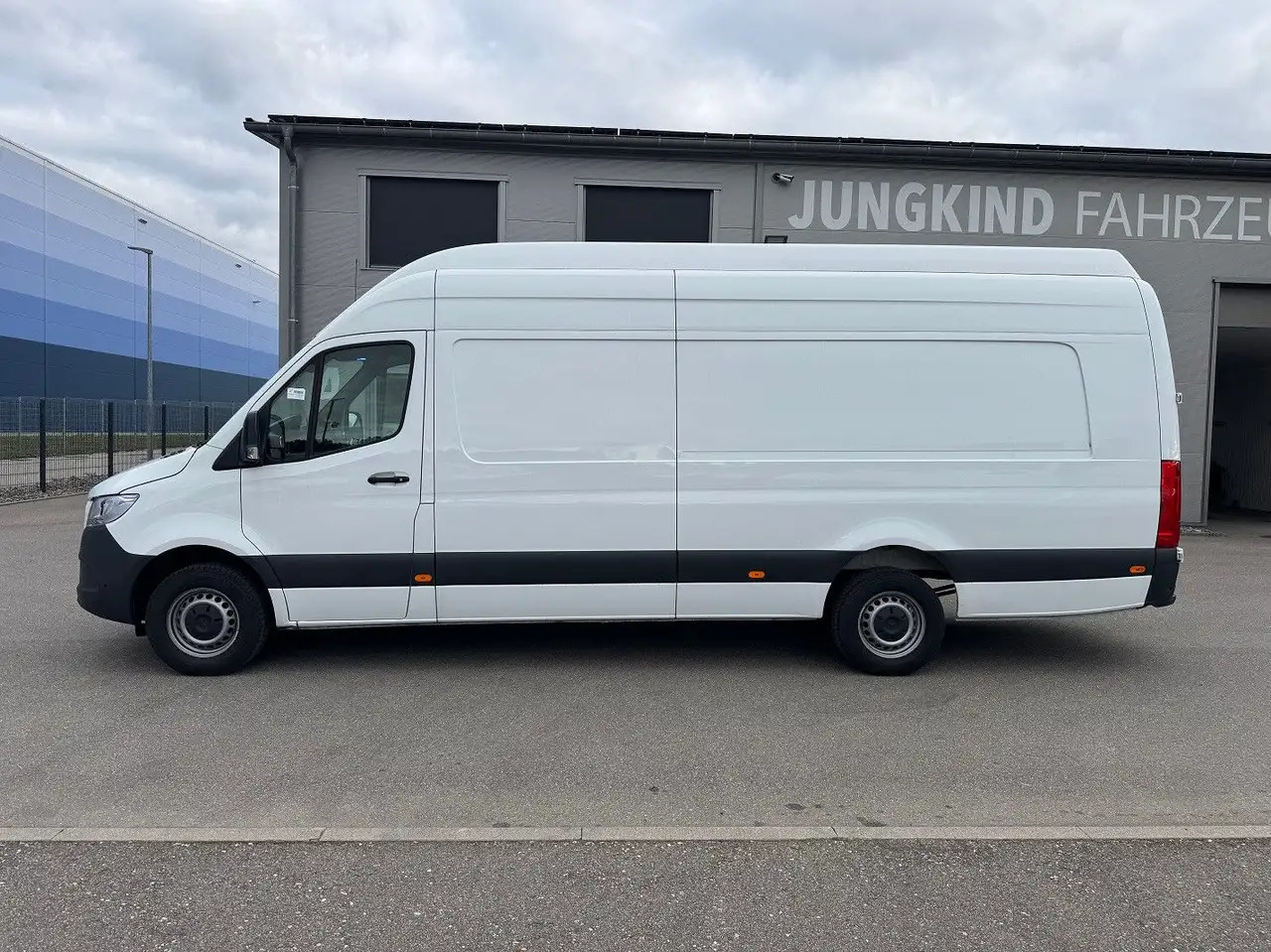 Mercedes-Benz Sprinter 317 CDI Maxi Lang Extralang XXL MBUX - 패널 밴 : 사진 3 Mercedes-Benz Sprinter 317 CDI Maxi Lang Extralang XXL MBUX - 패널 밴 : 사진 3