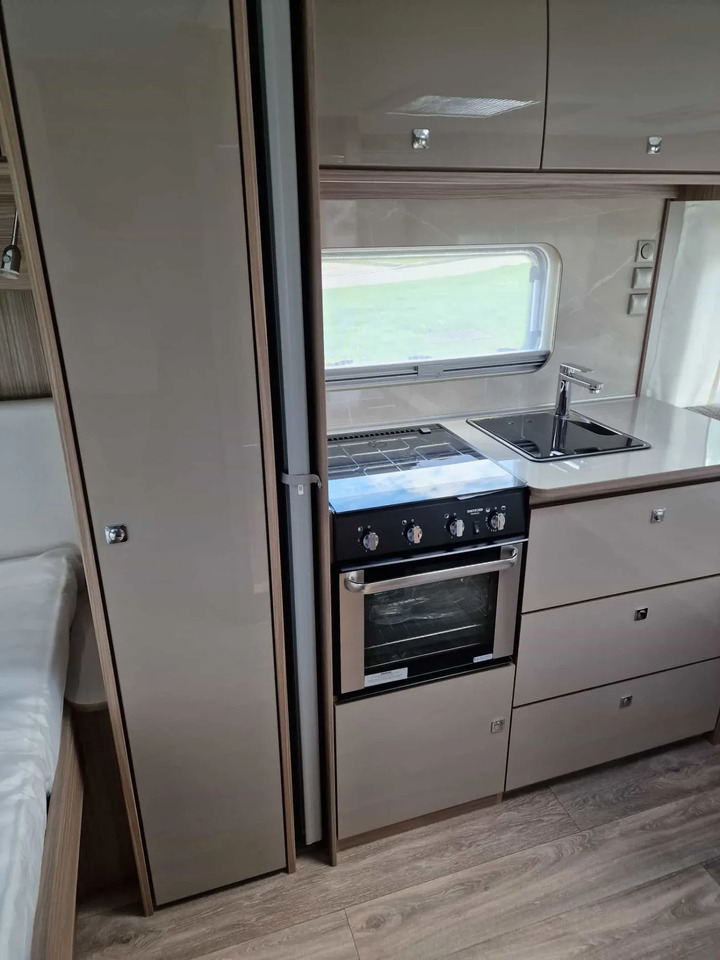 Fendt Tendenza 650 SFD Safety-, Batteri. Fußbodentem - 캐러밴 : 사진 5 Fendt Tendenza 650 SFD Safety-, Batteri. Fußbodentem - 캐러밴 : 사진 5