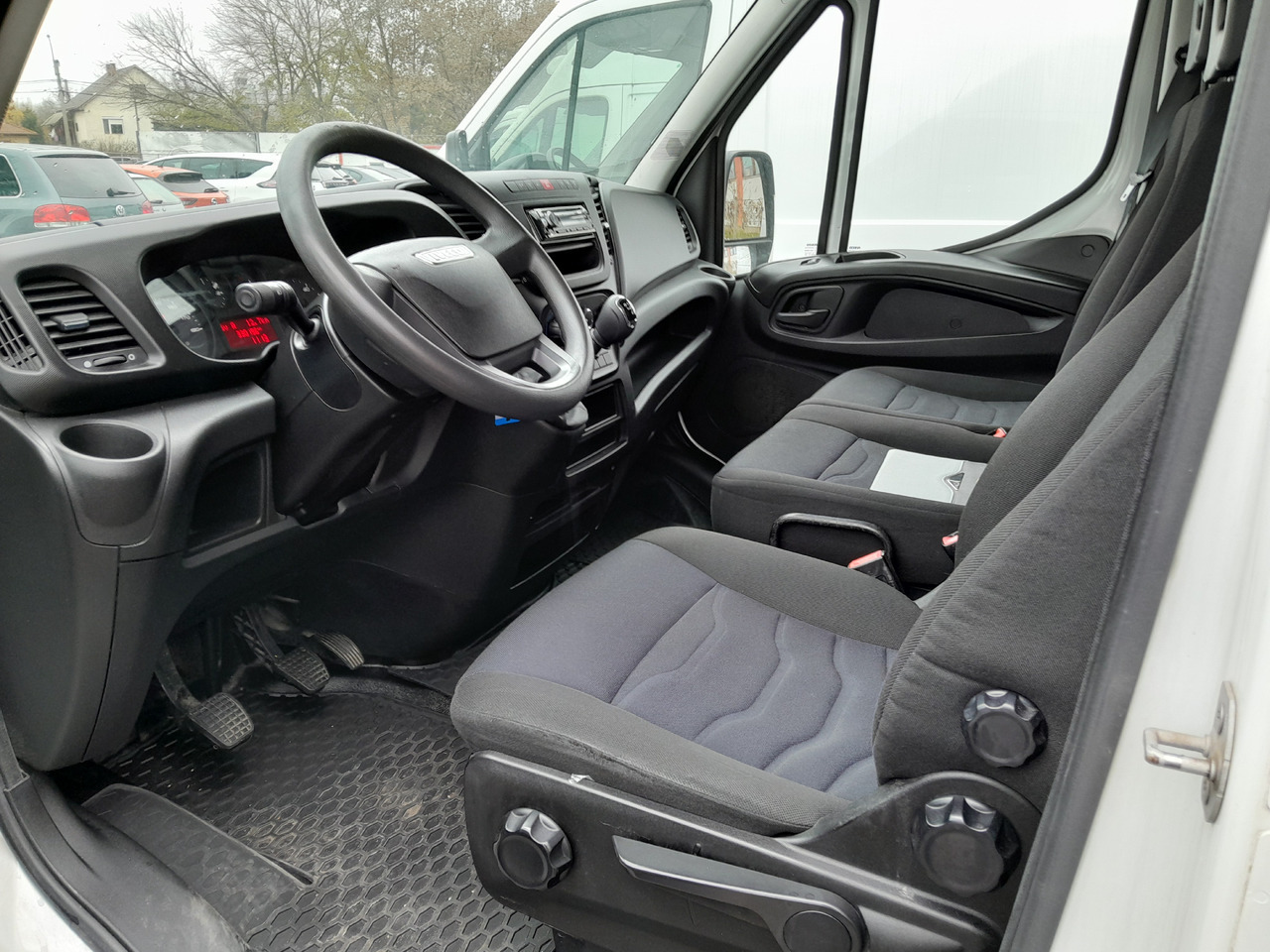 IVECO Daily 35S14 - 박스 밴 : 사진 5 IVECO Daily 35S14 - 박스 밴 : 사진 5