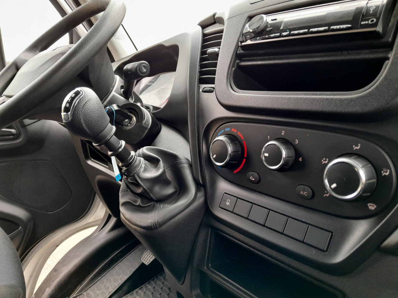 박스 밴 IVECO Daily 35S14 : 사진 8