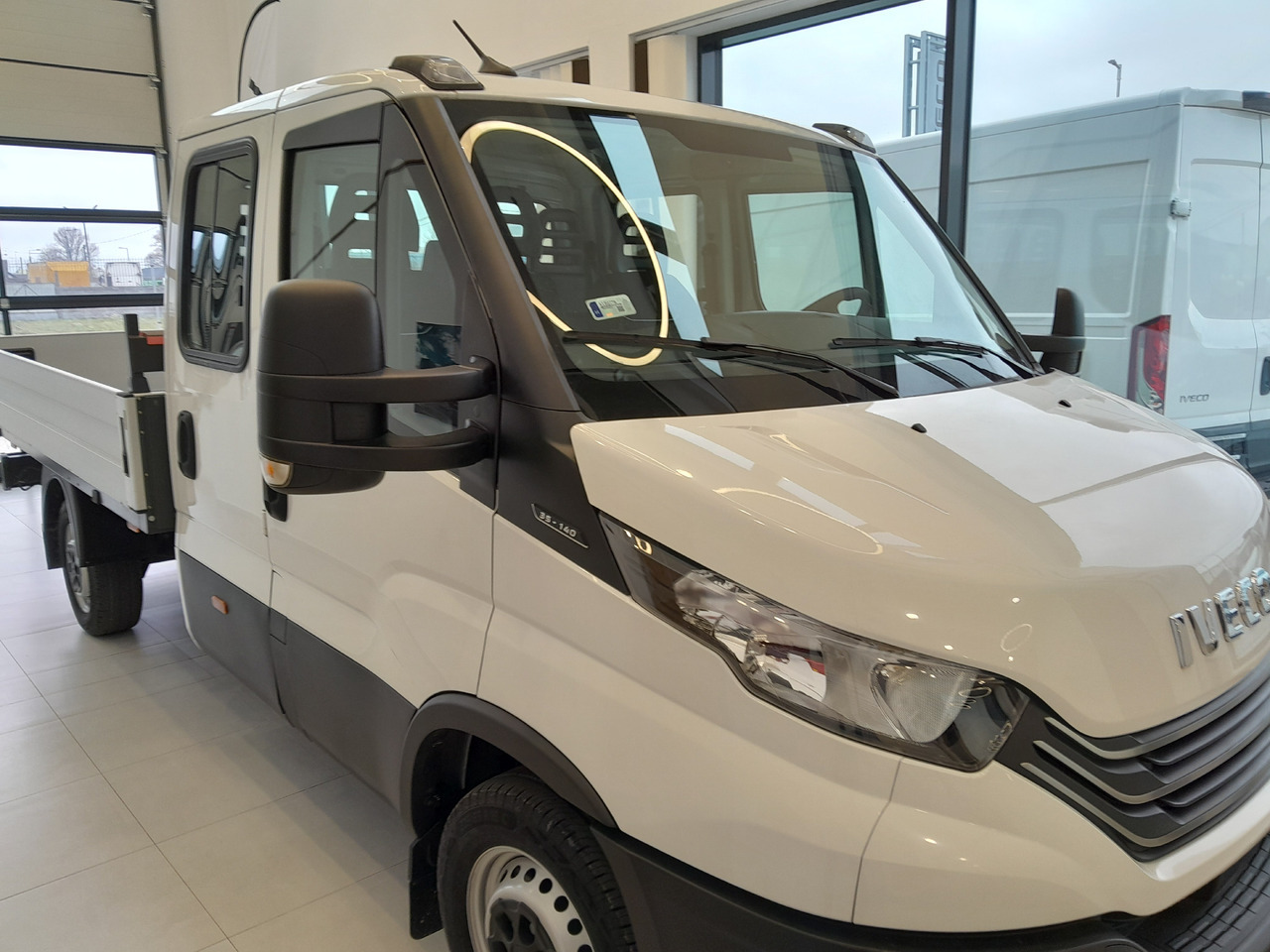 Iveco Daila 35 Daily C 18 H 3450 - 플랫베드 밴 : 사진 2 Iveco Daila 35 Daily C 18 H 3450 - 플랫베드 밴 : 사진 2