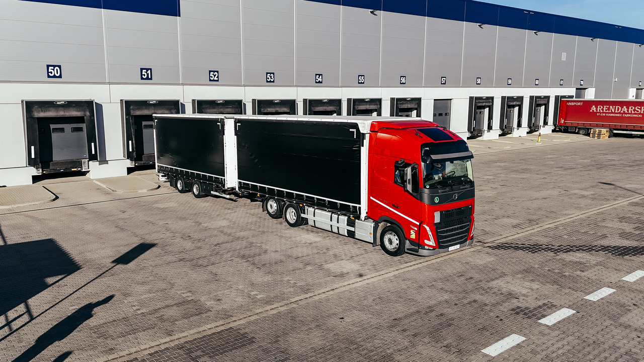 Volvo FH - 커튼사이더 트럭 : 사진 2 Volvo FH - 커튼사이더 트럭 : 사진 2