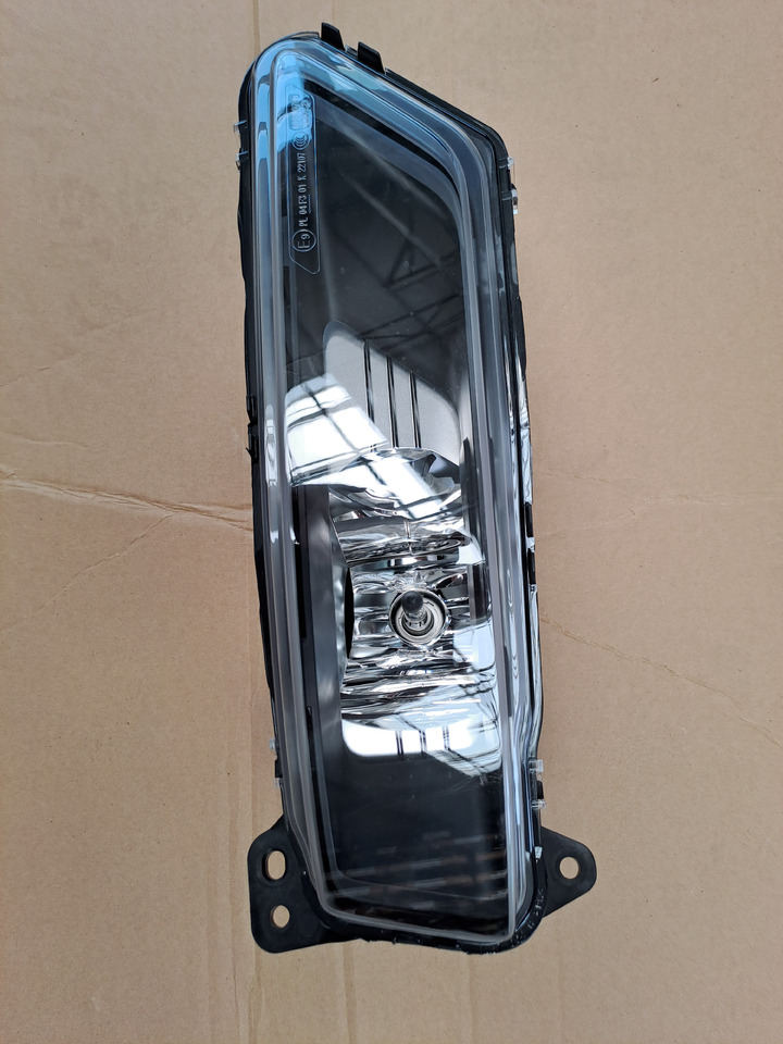 Neuwertiger Nebelscheinwerfer MAN TG3 rechts, Artikel - Nr. : 81.25204 - 0002 / 0001 - 안개등 트럭 용 : 사진 1 Neuwertiger Nebelscheinwerfer MAN TG3 rechts, Artikel - Nr. : 81.25204 - 0002 / 0001 - 안개등 트럭 용 : 사진 1