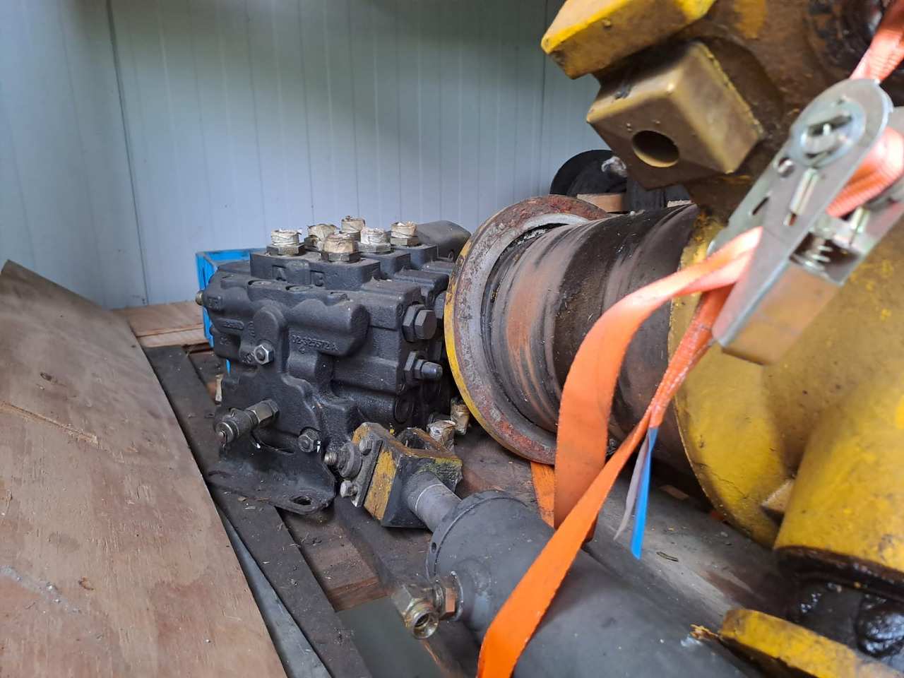 VOLVO L 40 B Drehbock / Drehdurchführung - 유압 건설기계 용 : 사진 4 VOLVO L 40 B Drehbock / Drehdurchführung - 유압 건설기계 용 : 사진 4