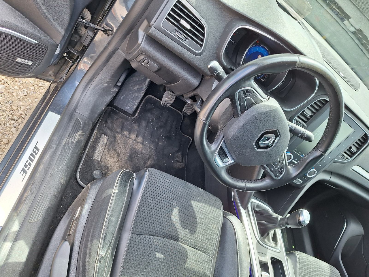 Renault Megane Blue dCi 95, zamjena - 세단 : 사진 3 Renault Megane Blue dCi 95, zamjena - 세단 : 사진 3