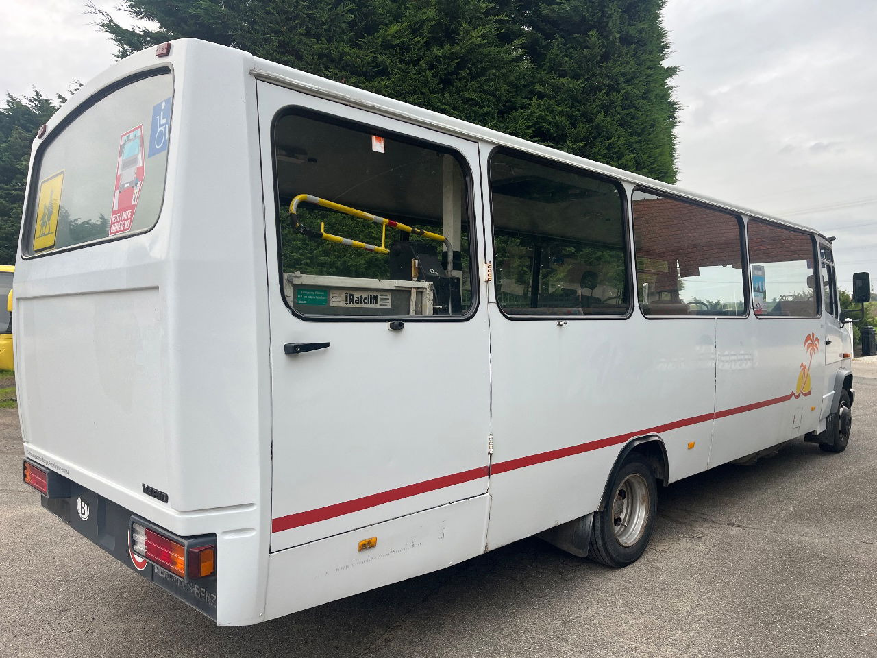 Mercedes-Benz Vario 814 Retarder - 교외 버스 : 사진 2 Mercedes-Benz Vario 814 Retarder - 교외 버스 : 사진 2