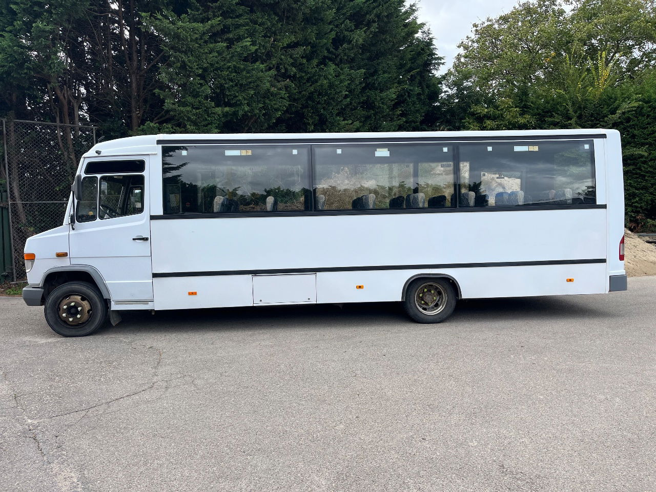 Mercedes-Benz Vario 814 - 교외 버스 : 사진 2 Mercedes-Benz Vario 814 - 교외 버스 : 사진 2