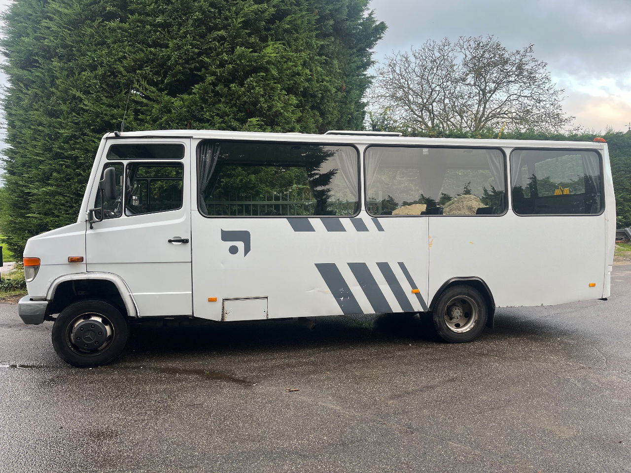 Mercedes-Benz Vario 815 - 교외 버스 : 사진 2 Mercedes-Benz Vario 815 - 교외 버스 : 사진 2