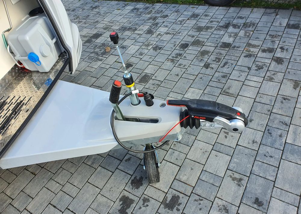 KNAUS SUDWIND 450 FU BLACK SELECTION - 캐러밴 : 사진 3 KNAUS SUDWIND 450 FU BLACK SELECTION - 캐러밴 : 사진 3