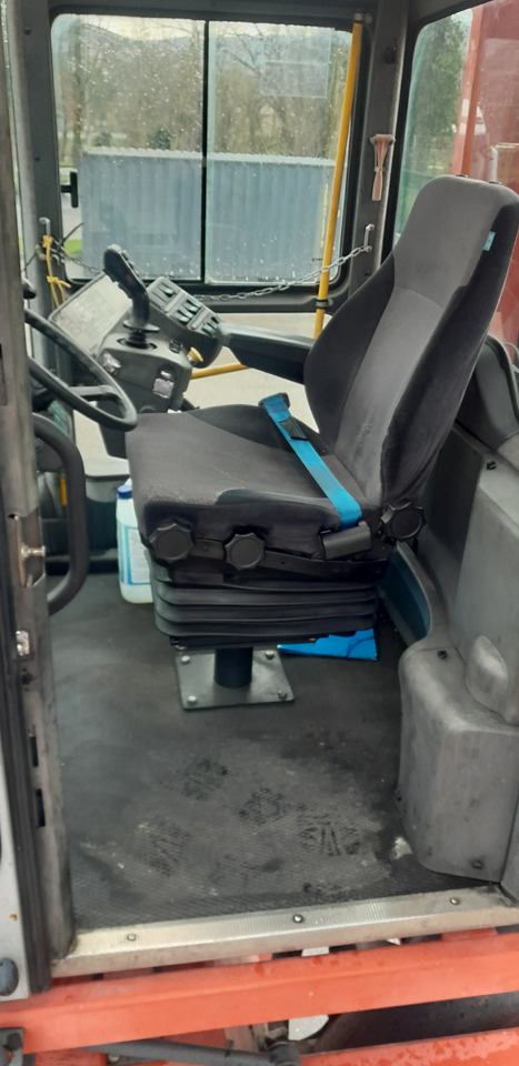 KALMAR DRF 450 70 S5XS - 리치 스태커 : 사진 4 KALMAR DRF 450 70 S5XS - 리치 스태커 : 사진 4