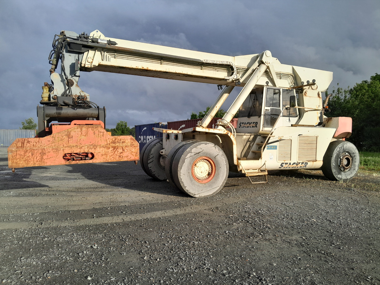 TEREX PPM FCH 55 - 리치 스태커 : 사진 1 TEREX PPM FCH 55 - 리치 스태커 : 사진 1