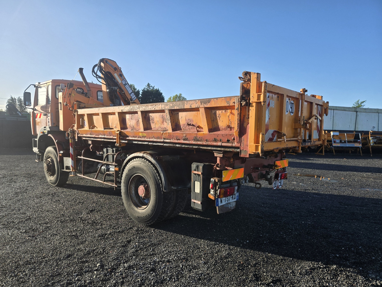 Renault G300 / 4x4 - 덤프트럭, 크레인 트럭 : 사진 5 Renault G300 / 4x4 - 덤프트럭, 크레인 트럭 : 사진 5