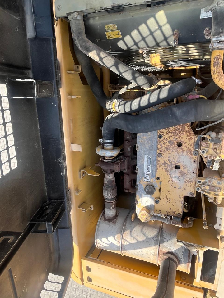 CATERPILLAR 323DL - 크롤러 굴삭기 : 사진 2 CATERPILLAR 323DL - 크롤러 굴삭기 : 사진 2