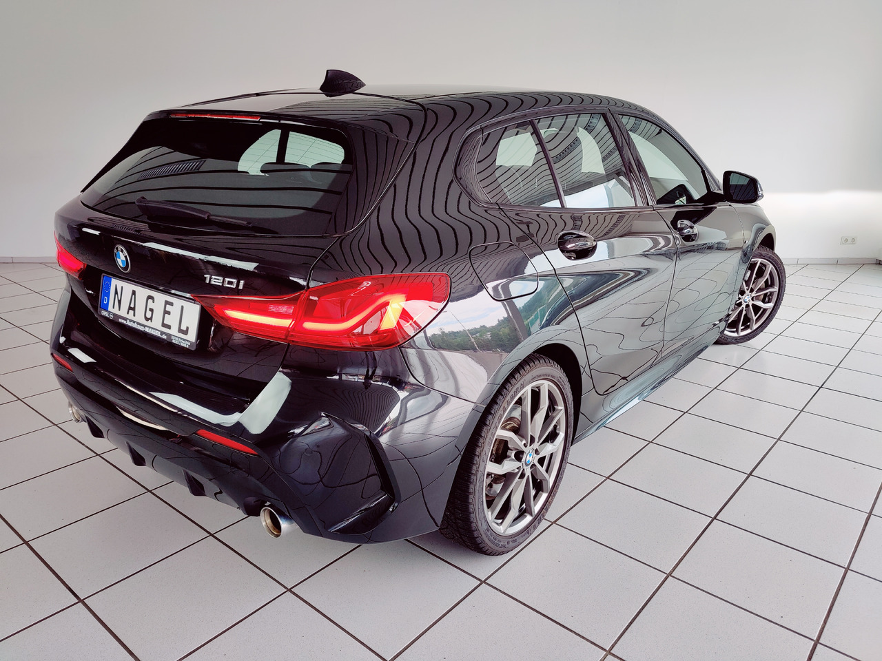 BMW 120 i M Sport RTTI LiveCockpit Head-up Navi - 세단 : 사진 5 BMW 120 i M Sport RTTI LiveCockpit Head-up Navi - 세단 : 사진 5