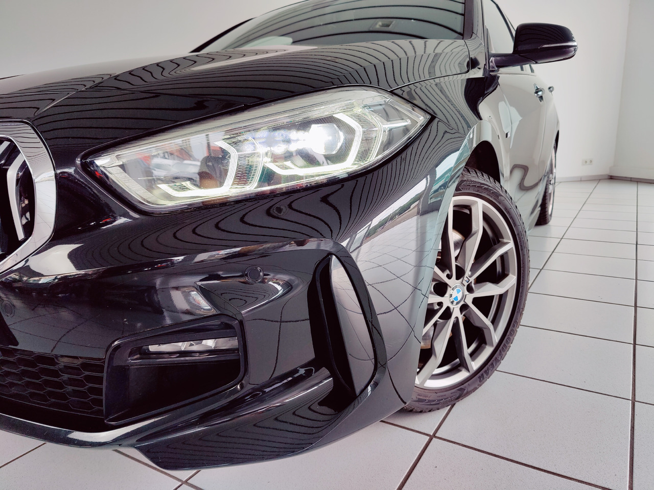 BMW 120 i M Sport RTTI LiveCockpit Head-up Navi - 세단 : 사진 2 BMW 120 i M Sport RTTI LiveCockpit Head-up Navi - 세단 : 사진 2