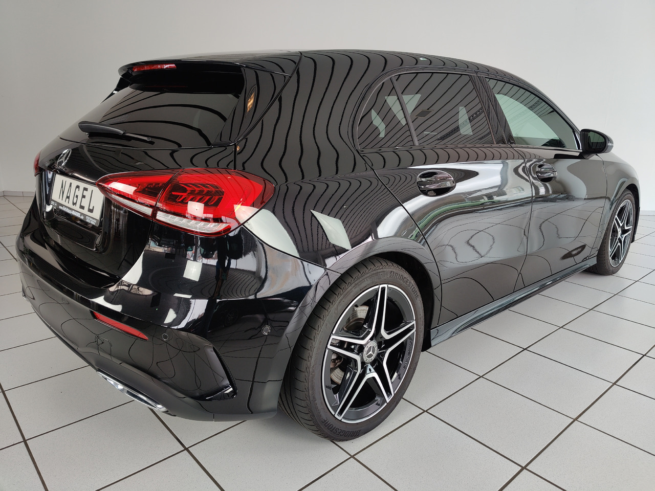 Mercedes-Benz A 220 d Navi LED Park RüKam AHK - 세단 : 사진 5 Mercedes-Benz A 220 d Navi LED Park RüKam AHK - 세단 : 사진 5