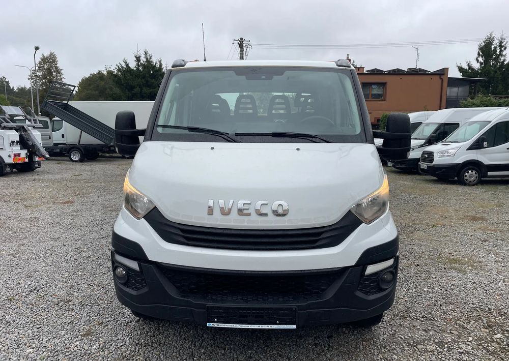 Iveco Daily 70C18 Pomoc drogowa Laweta 2017r - 견인 트럭 : 사진 2 Iveco Daily 70C18 Pomoc drogowa Laweta 2017r - 견인 트럭 : 사진 2