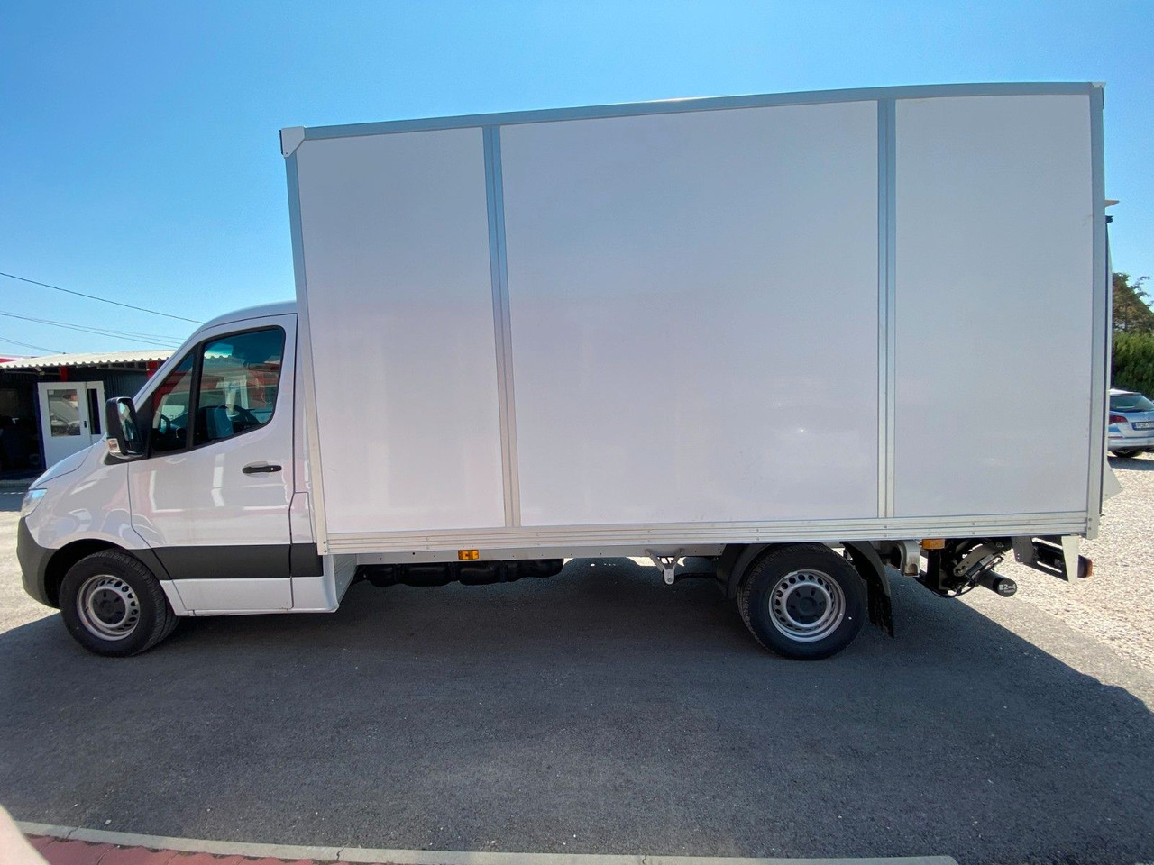 Mercedes-Benz Sprinter 317 Koffer+LBW - 박스 밴 : 사진 3 Mercedes-Benz Sprinter 317 Koffer+LBW - 박스 밴 : 사진 3