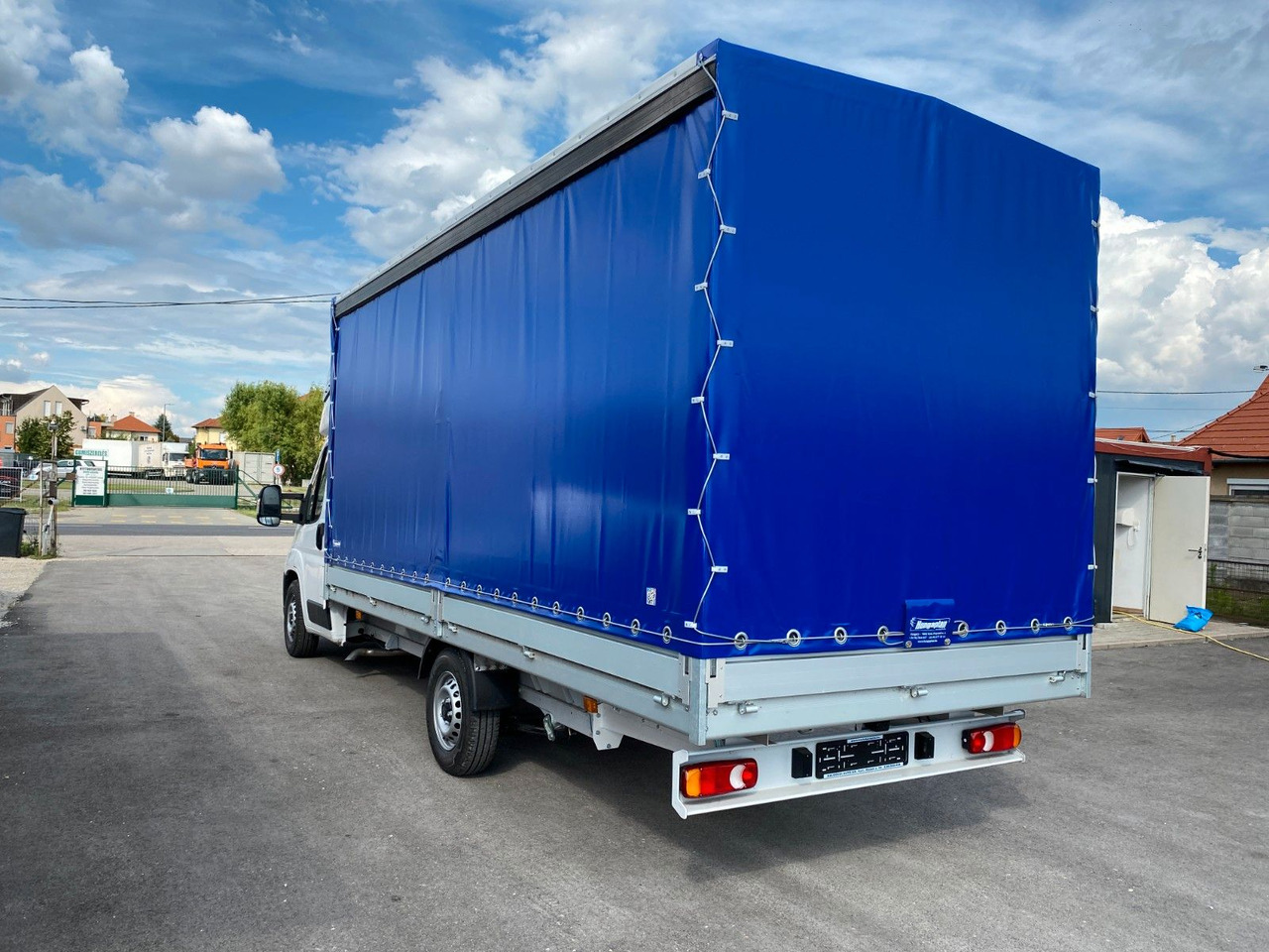 Peugeot BOXER CHC L4 HEAVY PRITSCHE+PLANE+SCHLAFKABINE - 커튼 사이드 밴 : 사진 4 Peugeot BOXER CHC L4 HEAVY PRITSCHE+PLANE+SCHLAFKABINE - 커튼 사이드 밴 : 사진 4