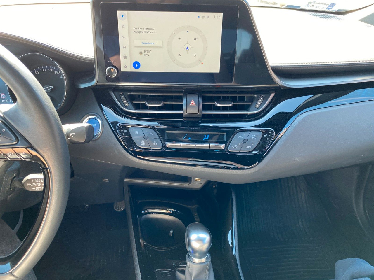 Toyota C-HR 1.8-l-VVTi Hybrid Flow - SUV : 사진 4 Toyota C-HR 1.8-l-VVTi Hybrid Flow - SUV : 사진 4