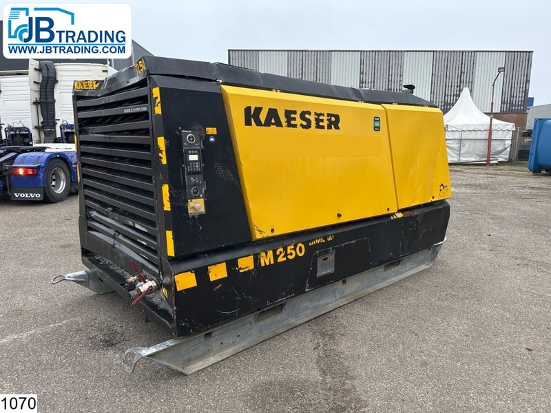 Kaeser M250 1680 h, 8,6 bar, 202 KW - 공기 압축기 : 사진 1 Kaeser M250 1680 h, 8,6 bar, 202 KW - 공기 압축기 : 사진 1