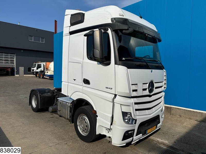 Mercedes-Benz Actros 1842 EURO 6 - 트랙터 유닛 : 사진 3 Mercedes-Benz Actros 1842 EURO 6 - 트랙터 유닛 : 사진 3