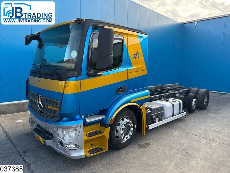 Mercedes-Benz Actros 2443 6x2, EURO 6, PTO, Standairco - 캡 새시 트럭 : 사진 1 Mercedes-Benz Actros 2443 6x2, EURO 6, PTO, Standairco - 캡 새시 트럭 : 사진 1