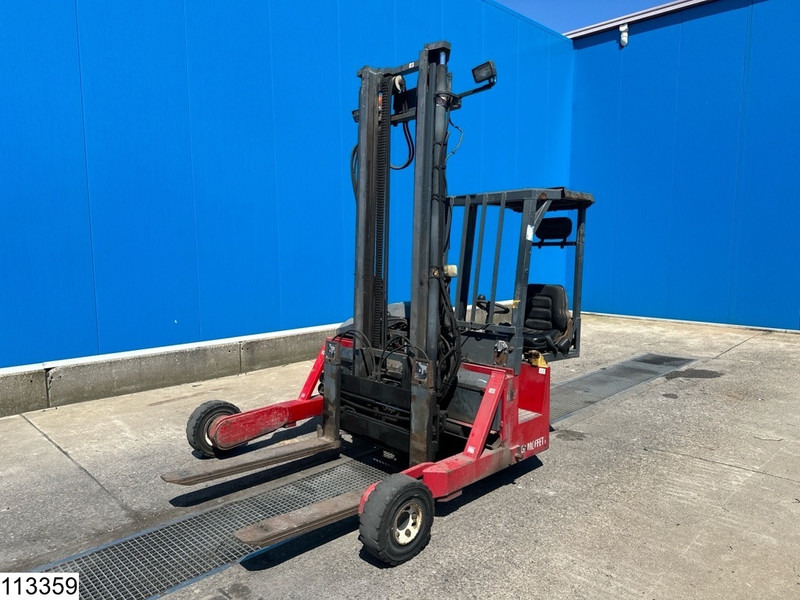 Moffett M4 20.3 3x3, H 3,90 mtr, 2000 KG - 트럭 장착 지게차 : 사진 3 Moffett M4 20.3 3x3, H 3,90 mtr, 2000 KG - 트럭 장착 지게차 : 사진 3