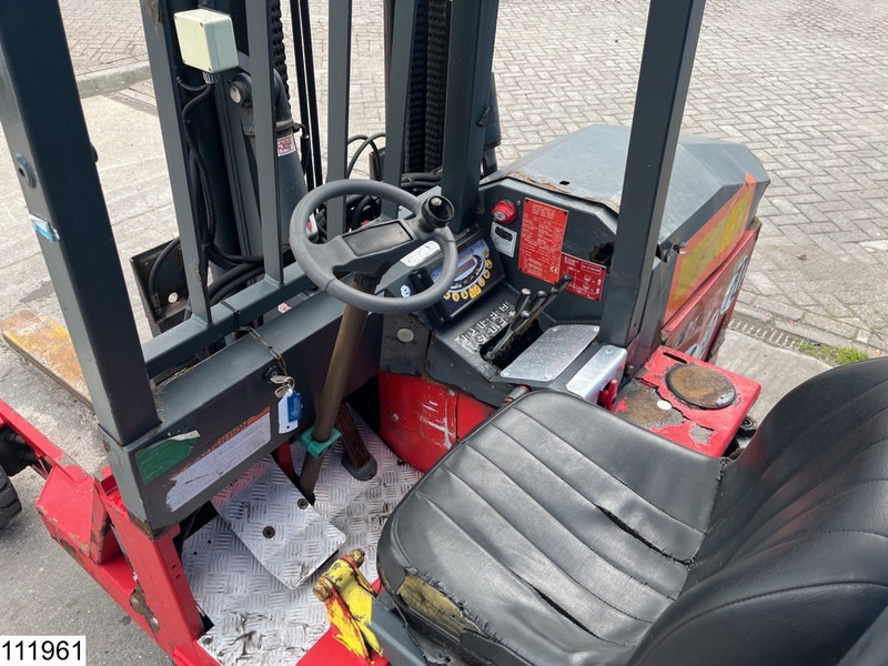Moffett M4 20.3 3x3, H 3,90 mtr, 2000 KG - 트럭 장착 지게차 : 사진 4 Moffett M4 20.3 3x3, H 3,90 mtr, 2000 KG - 트럭 장착 지게차 : 사진 4