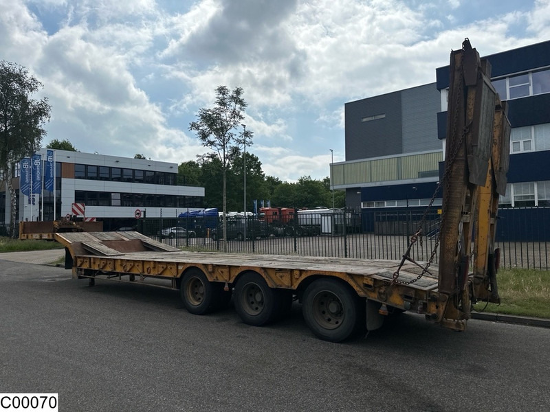 ROBUSTE semie 53.000 KG, winch - 저하대 세미 트레일러 : 사진 2 ROBUSTE semie 53.000 KG, winch - 저하대 세미 트레일러 : 사진 2