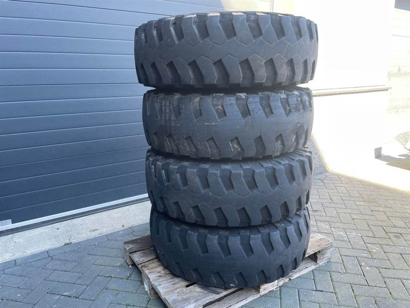 Atlas AR65-Michelin 335/80R20 (12.5R20)-Tire/Reifen/Band - 휠 및 타이어 건설기계 용 : 사진 3 Atlas AR65-Michelin 335/80R20 (12.5R20)-Tire/Reifen/Band - 휠 및 타이어 건설기계 용 : 사진 3