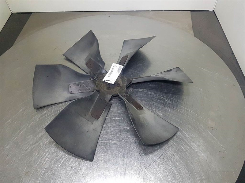 Case 921C - Fan/Lüfterrad/Koelvin - 엔진 건설기계 용 : 사진 2 Case 921C - Fan/Lüfterrad/Koelvin - 엔진 건설기계 용 : 사진 2
