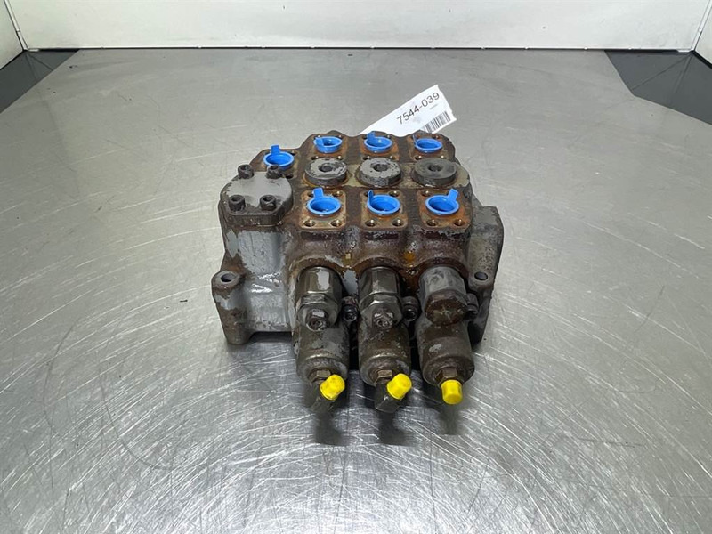 Hyundai HL757-7A-31LD-00030-WA28D7D7F1-57-Valve/Ventile - 유압 건설기계 용 : 사진 2 Hyundai HL757-7A-31LD-00030-WA28D7D7F1-57-Valve/Ventile - 유압 건설기계 용 : 사진 2