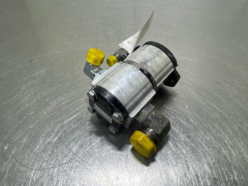 Hyundai HL757-7A-31LD-40500-Fan & brake pump - 유압 건설기계 용 : 사진 3 Hyundai HL757-7A-31LD-40500-Fan & brake pump - 유압 건설기계 용 : 사진 3