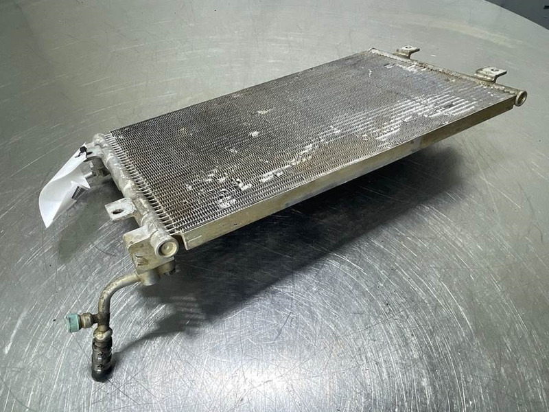 Hyundai HL757-7A-A2W01133-Airco condenser/Klimakondensator - 프레임/ 시 건설기계 용 : 사진 3 Hyundai HL757-7A-A2W01133-Airco condenser/Klimakondensator - 프레임/ 시 건설기계 용 : 사진 3