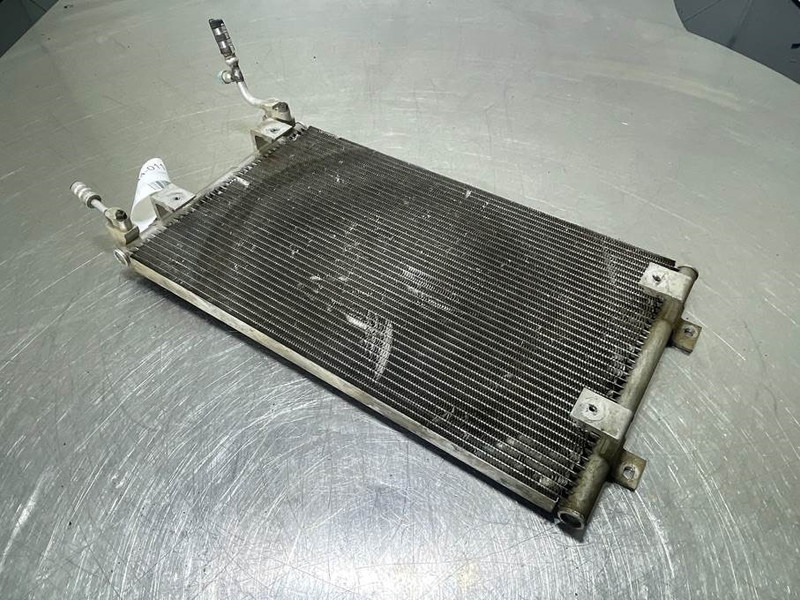 Hyundai HL757-7A-A2W01133-Airco condenser/Klimakondensator - 프레임/ 시 건설기계 용 : 사진 5 Hyundai HL757-7A-A2W01133-Airco condenser/Klimakondensator - 프레임/ 시 건설기계 용 : 사진 5