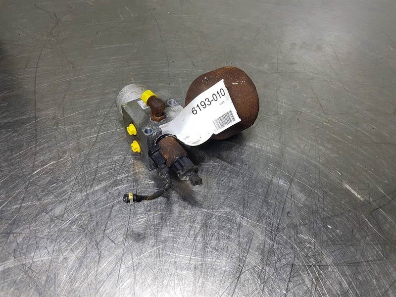 Hyundai HL760-9-3371217-31LM-10301-Valve/Ventile/Ventiel - 유압 : 사진 1 Hyundai HL760-9-3371217-31LM-10301-Valve/Ventile/Ventiel - 유압 : 사진 1