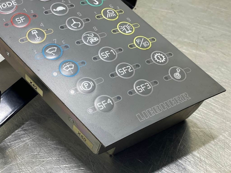 Liebherr A934C-94023357-BBT02-R5.1-Display unit/Dashboard - 전기 설비 건설기계 용 : 사진 3 Liebherr A934C-94023357-BBT02-R5.1-Display unit/Dashboard - 전기 설비 건설기계 용 : 사진 3