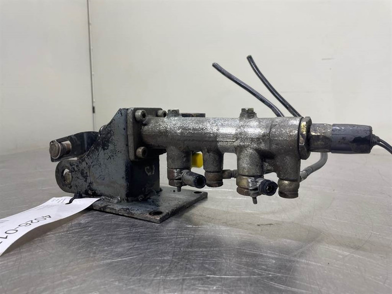 Liebherr L514-7621940-Brake cylinder/Bremszylinder - 브레이크 부품 건설기계 용 : 사진 4 Liebherr L514-7621940-Brake cylinder/Bremszylinder - 브레이크 부품 건설기계 용 : 사진 4